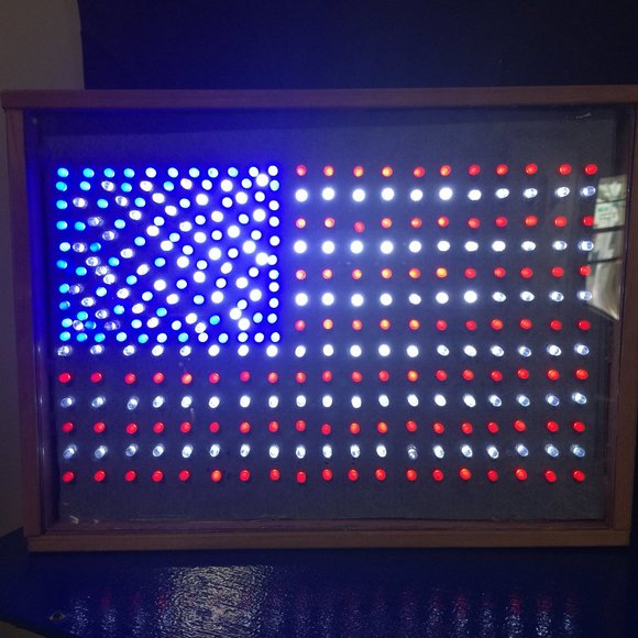 American Flag Light Up Symbol - Picture 1 of 2
